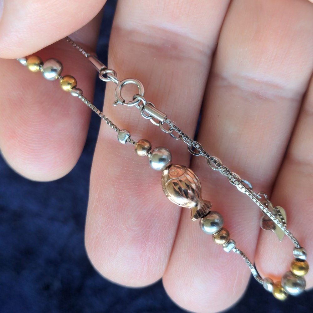 Like new 14K gold vermeil bracelet with fish bead, tropical